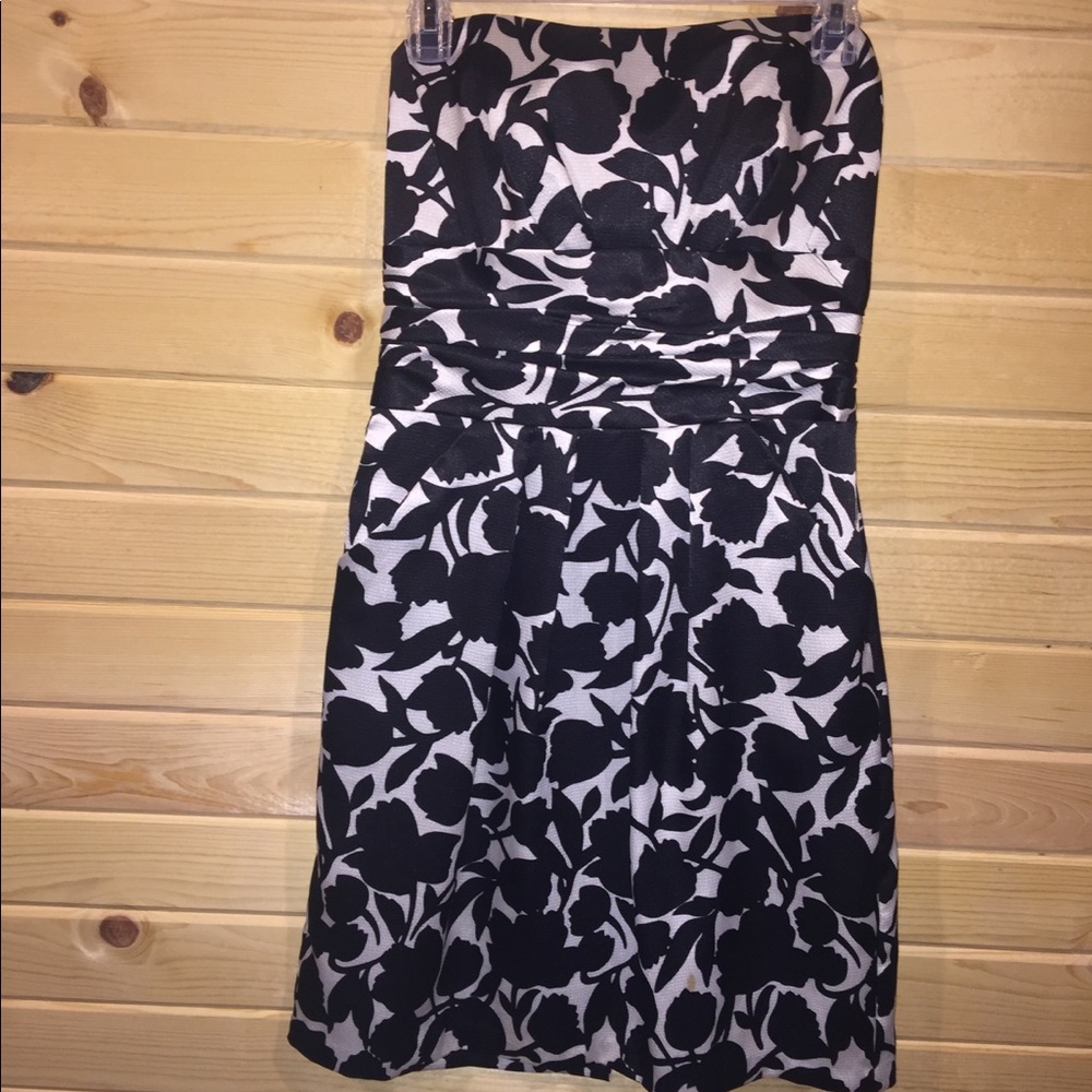 Floral strapless dress